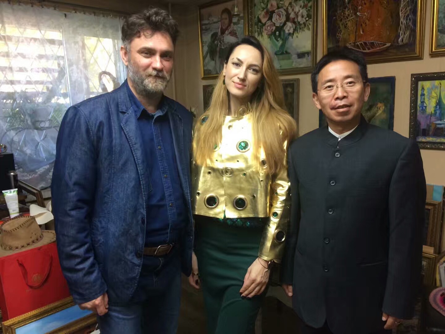 Встретились с Президентом компании "Шёлковый путь" Shaohui Wang (г.Сиань). Обсудили культурное сотрудничество и обмены между Иркутском и провинцией Шанси в рамках построения российско-китайского Культурного пояса Чайного пути.